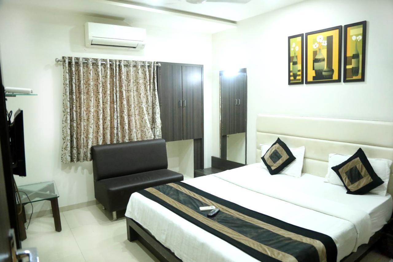 Hotel City Inn Rajkot Room photo